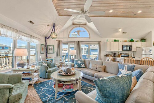 Vintage Mermaid | 350 ft from the beach | Hot Tub, Community Pool | Corolla