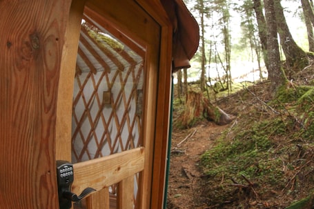 Exterior detail. Porter’s Perch – Rustic Yurt Stay Near Seward