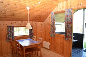 Hytte, privat bad (B - 4 person) | Oppholdsrom