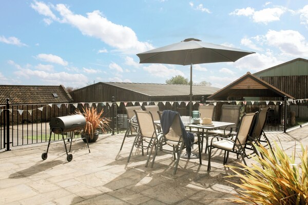Webbington Farm Holiday Cottages - Weston Super Mare Beach