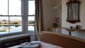 2 Schlafzimmer, Zimmersafe, Schreibtisch, Bügeleisen/Bügelbrett