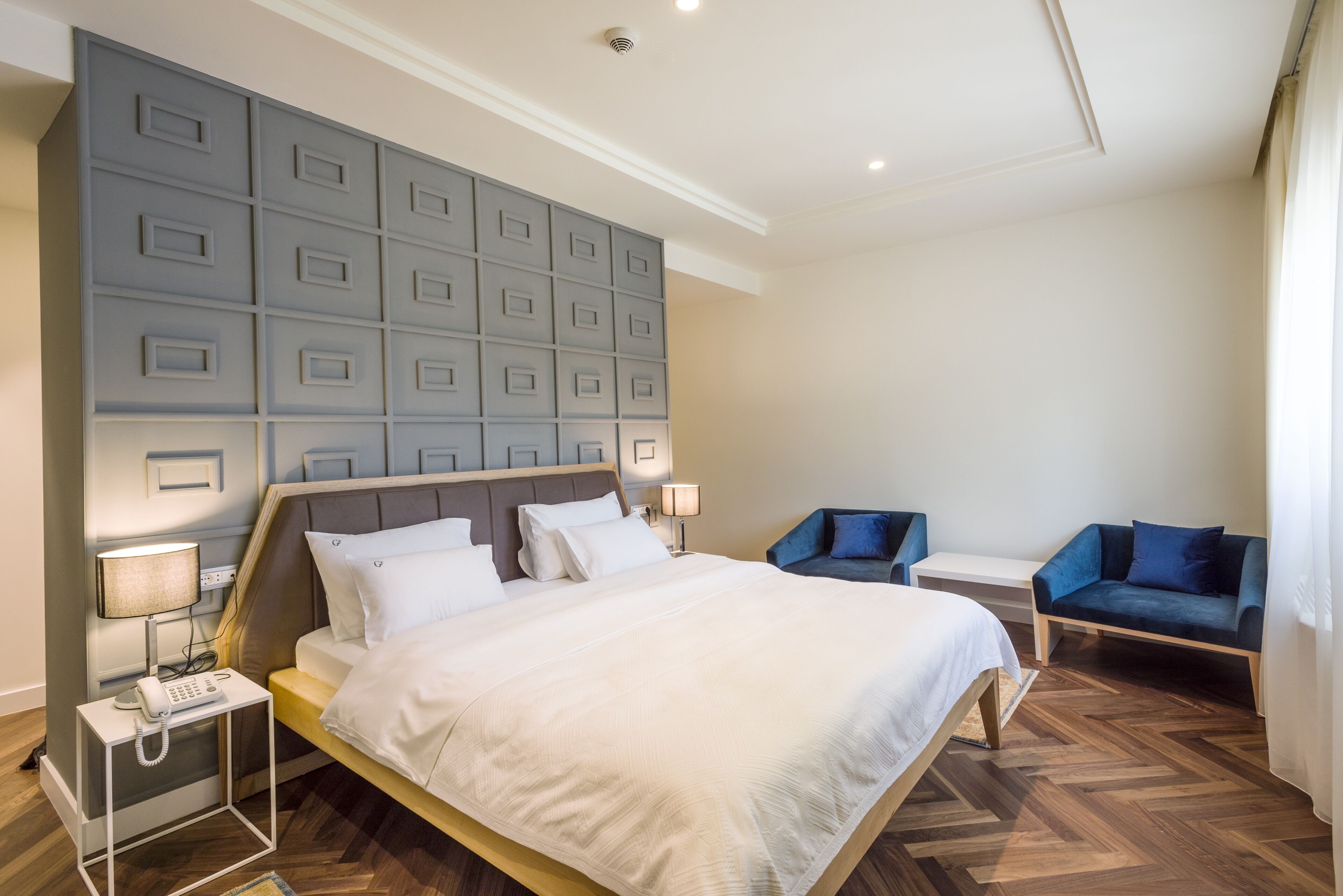 comfort double room | minibar, in-room safe, individually furnished, desk