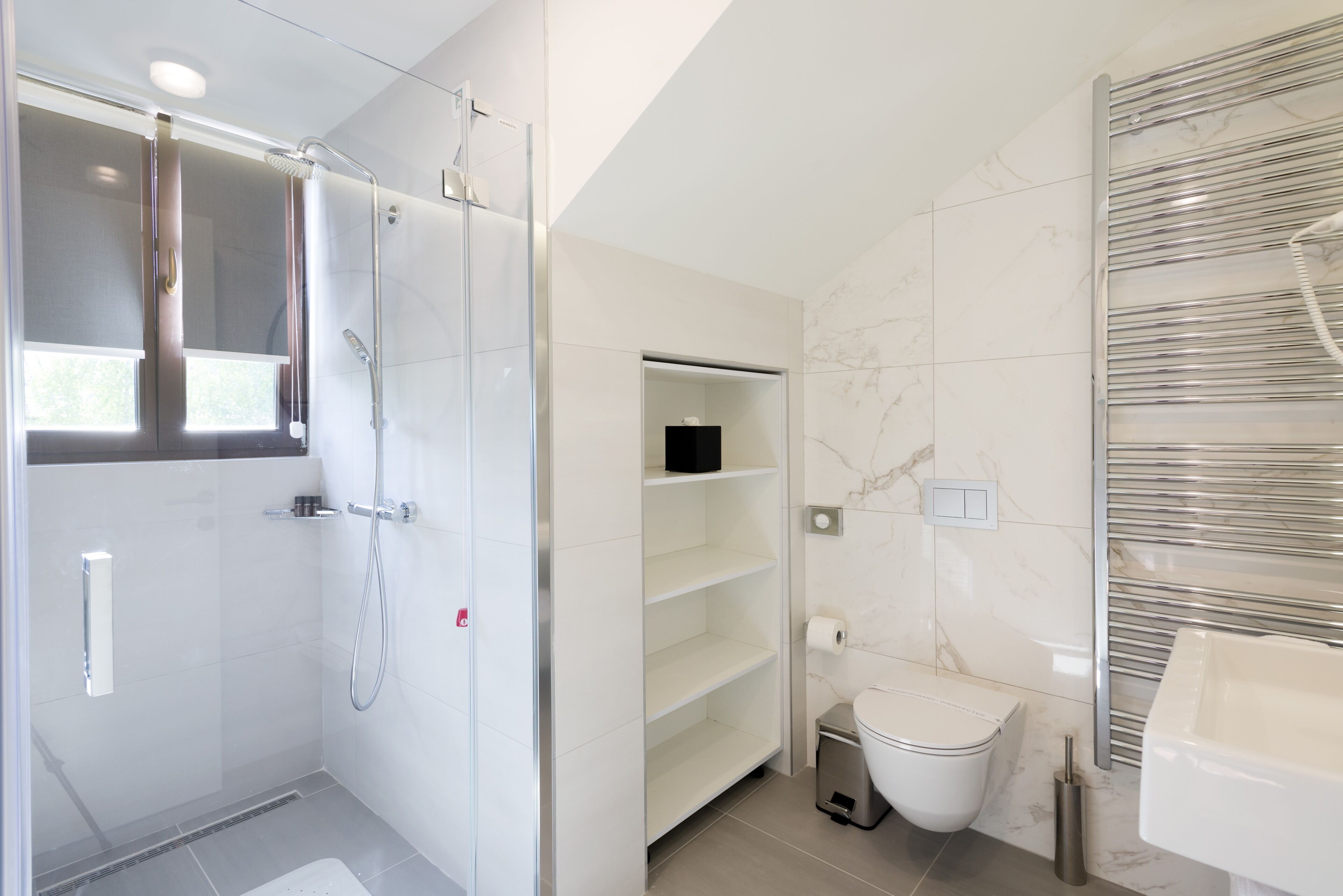 classic double room | bathroom | free toiletries, hair dryer, dressing gowns, slippers