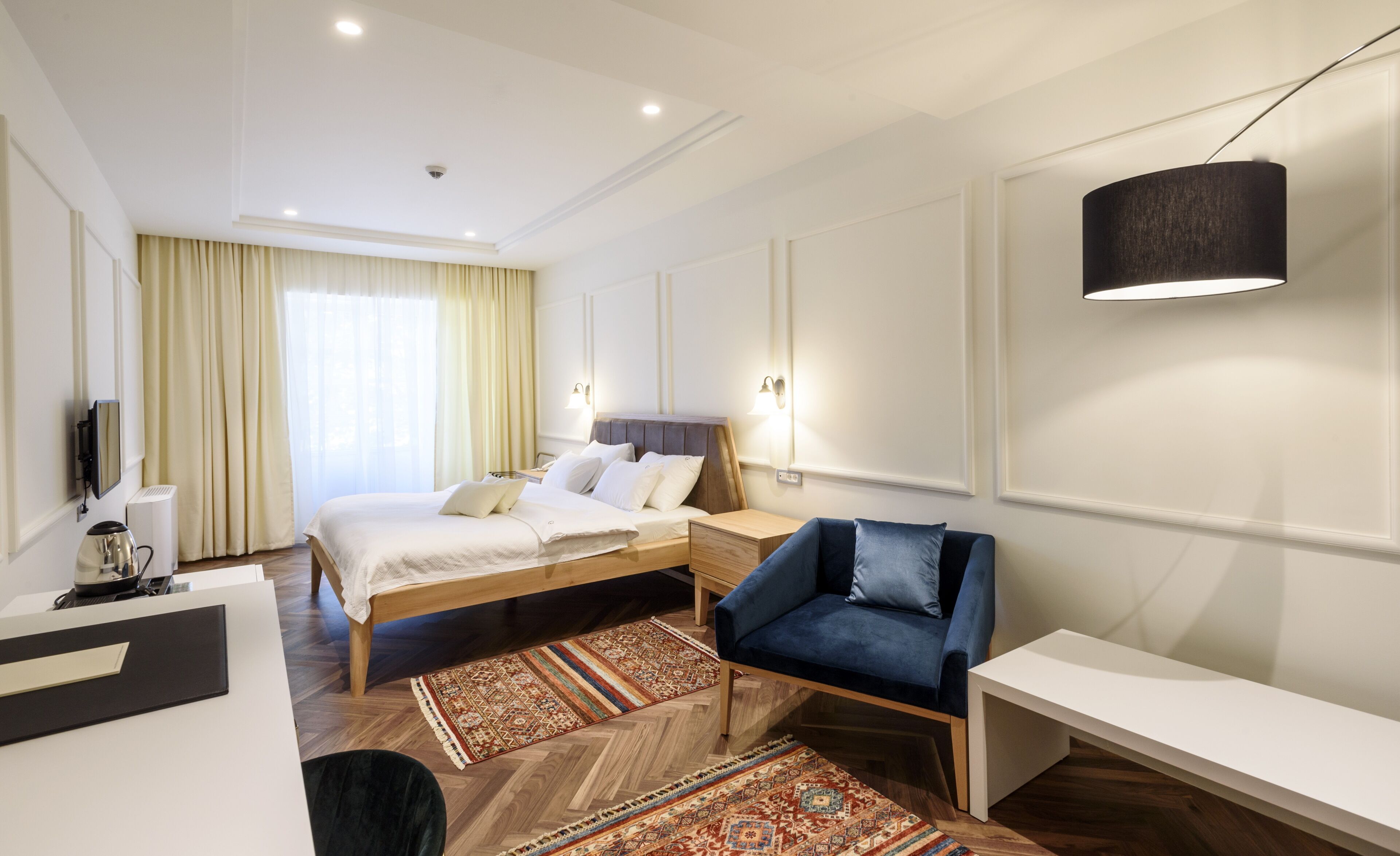 signature studio | minibar, in-room safe, individually furnished, desk