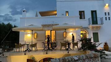 Façade de lâhĂ©bergement - soirĂ©e/nuit