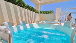 室內 SPA 浴池
