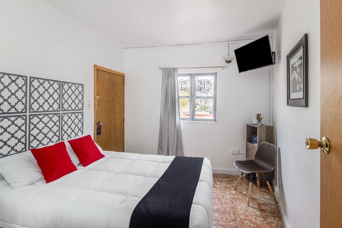 Chambre Standard, vue sur la ville | Coffre-fort, espace de travail pour ordinateurs portables