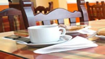 فطور أوروبي مجانًا يوميًا