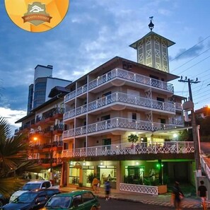 Front of property - evening/night - Hotel Recanto Pousada (Piratuba)