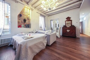 2 quartos, cofres nos quartos, quartos à prova de som