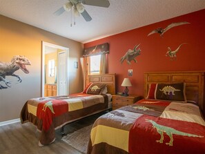 House (7 Bedrooms in Large Private Vacation ) | 7 bedrooms, free WiFi, alarm clocks