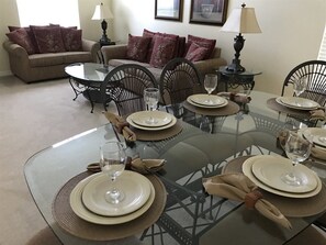 Casa | 7 quartos, escrivaninha, berços, Wi-Fi de cortesia