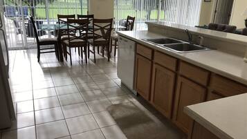 House | Private kitchen | Fridge, microwave, stovetop, dishwasher