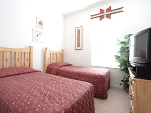 House (4 Bed 2269) | 4 bedrooms, free WiFi, alarm clocks