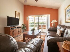 House | Living room | Flat-screen TV, DVD player - 3 Bed 156 (Davenport)