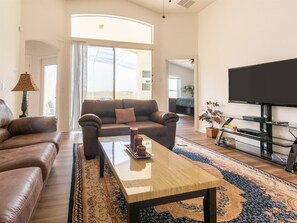 House (4 Bed 428) | Living room