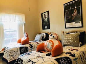 House | 4 bedrooms, desk, free WiFi