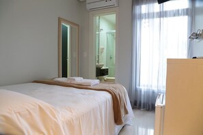 Minibar, desk, laptop workspace, free WiFi - Hotel São Mateus (Sao Mateus do Sul)