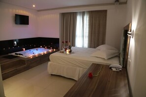 Minibar, desk, laptop workspace, free WiFi - Hotel São Mateus (Sao Mateus do Sul)