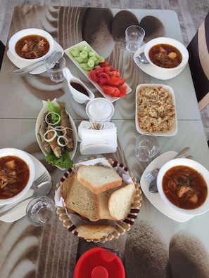 تناول الطعام