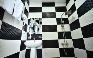 Grand Room, 2 Bedrooms | Bathroom | Free toiletries, hair dryer, bathrobes, slippers - Hotel Georgia (Batumi)
