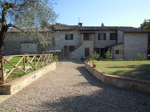 المنشأة �من الخارج