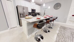 Coffee/tea maker, fridge, microwave, stovetop - Storey Lake Resort - Lsl830 (Kissimmee)