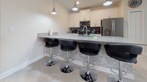 Fridge, microwave, stovetop, dishwasher - Storey Lake Resort - Wma989 (Kissimmee)