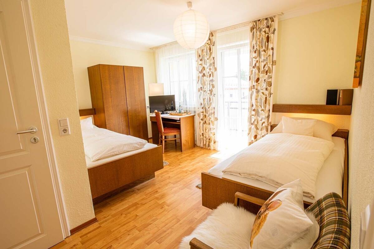 Standard Twin Room, Ensuite