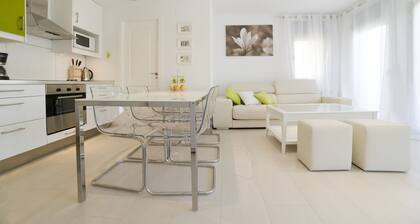 Tranquilo Duplex, vistas al mar, parking privado, terraza, balcón
