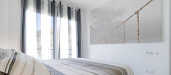 Quiet Duplex Apartment in Sitges, private parking, sea views, terrace, balcony