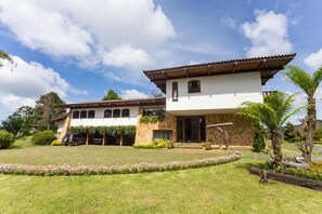 Fachada da propriedade