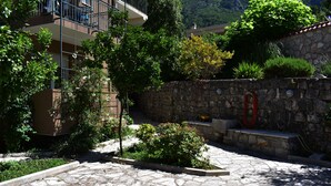 Courtyard - Apartments Montenegro Risan (Risan)