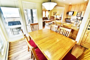 Interior - On Lake Near Amphitheater, Views! 1st Floor. Walk to Concerts, Marina, Parks (Dillon)