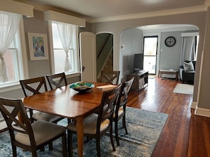 Dining - Huron Ave · Spacious & Peaceful Home in the heart of Sheboygan (Sheboygan)