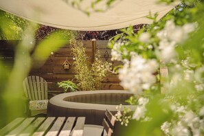 Espace de soins pour les couples, bain à remous