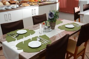 Gratis frukostbuffé varje dag