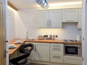 Private kitchen - Chunal Apartment - UK12958 (Glossop)
