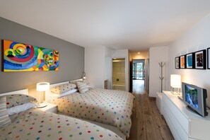 2 chambres, fer et planche à repasser, Wi-Fi, draps fournis