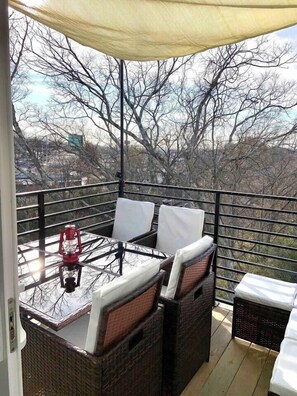 Outdoor dining - Treetop Terrace - 3 miles to stadium and downtown! (Nashville)