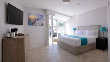 Luxury Suite - Bedroom w/ King Bed and 65'' TV and Livingroom with Sofa Queen Bed and another 65' TV