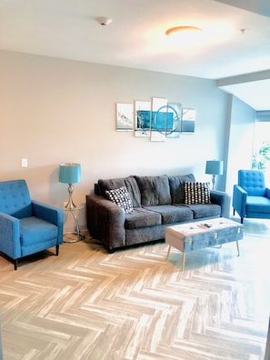 Large Luxury 2 Bedroom Suite with Livingroom, three 65'' TVs - Complimentary Drinks - Non-smoking | Living area | 65-inch Smart TV with satellite channels, TV, Netflix
