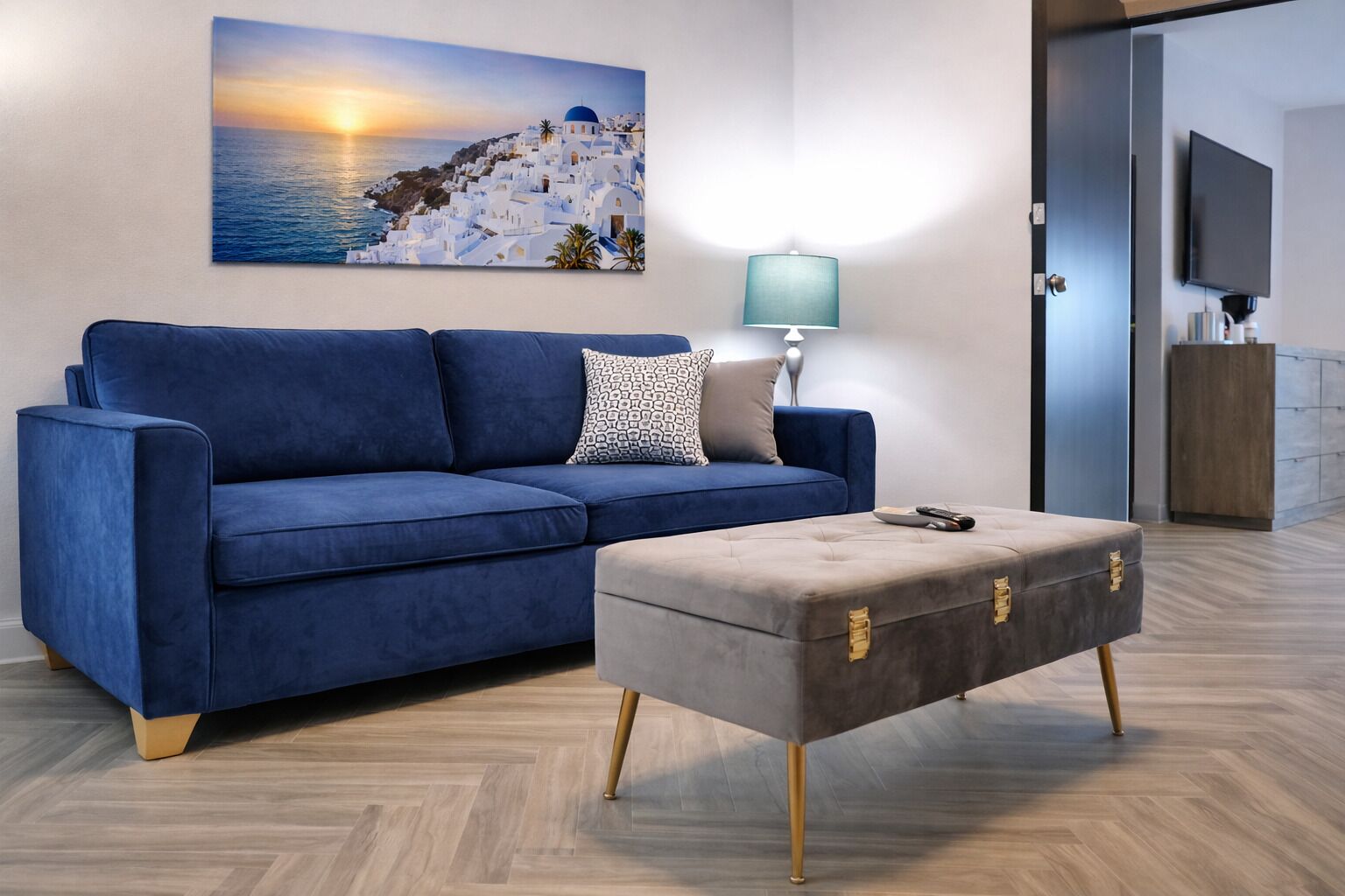 Luxury Suite - Bedroom w/ King Bed and 65'' TV and Livingroom with Sofa Queen Bed and another 65' TV | Living area