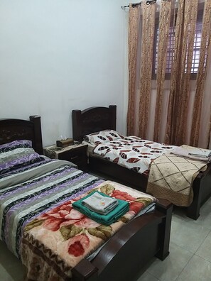 Luxury Apartment | 2 bedrooms, laptop workspace, bed sheets - Room away from Home (Nablus)