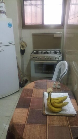 Luxury Apartment | Private kitchen | Fridge, microwave, oven, coffee/tea maker - Room away from Home (Nablus)