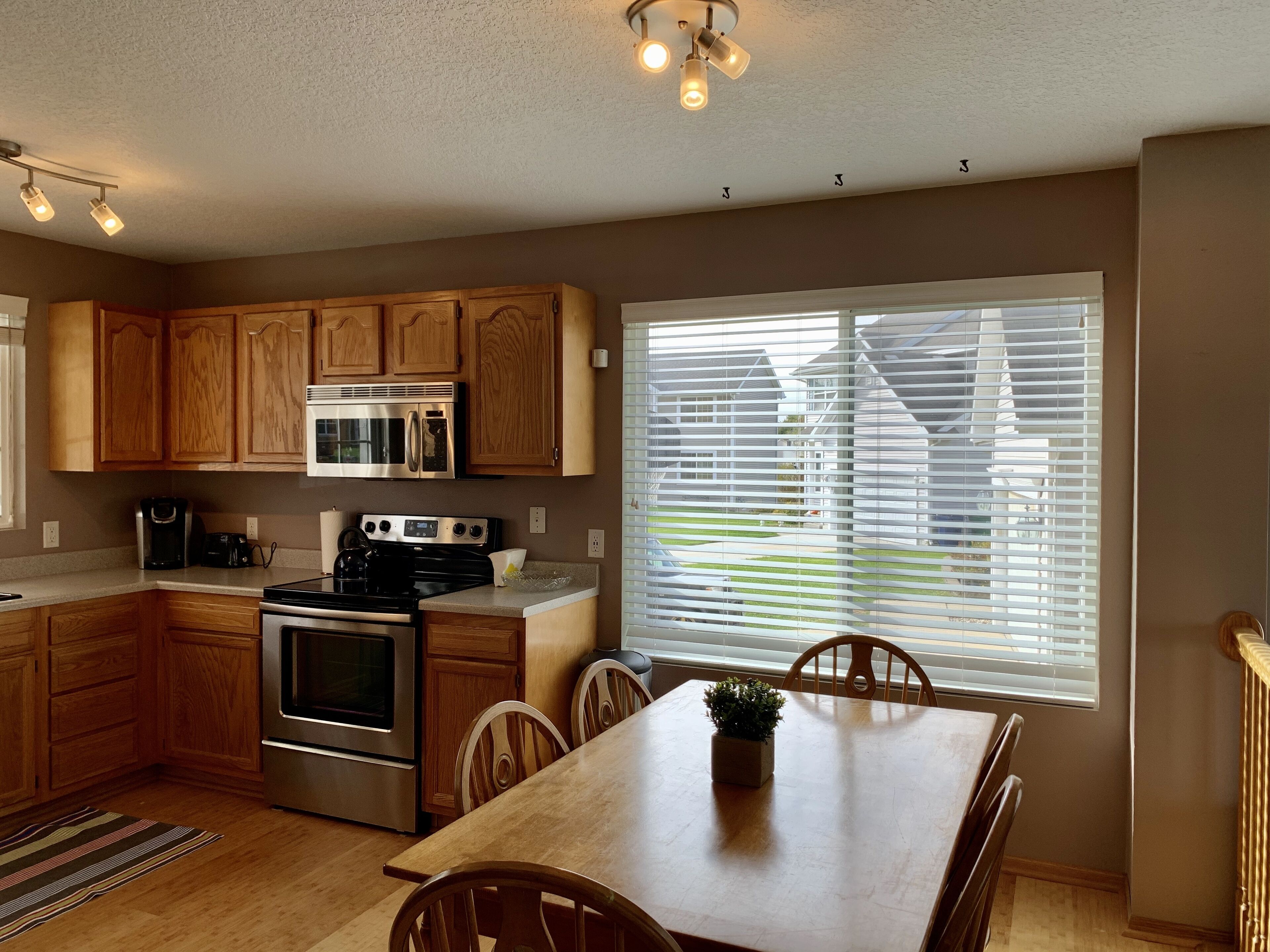 Lovely home with 4 beds in Urbandale