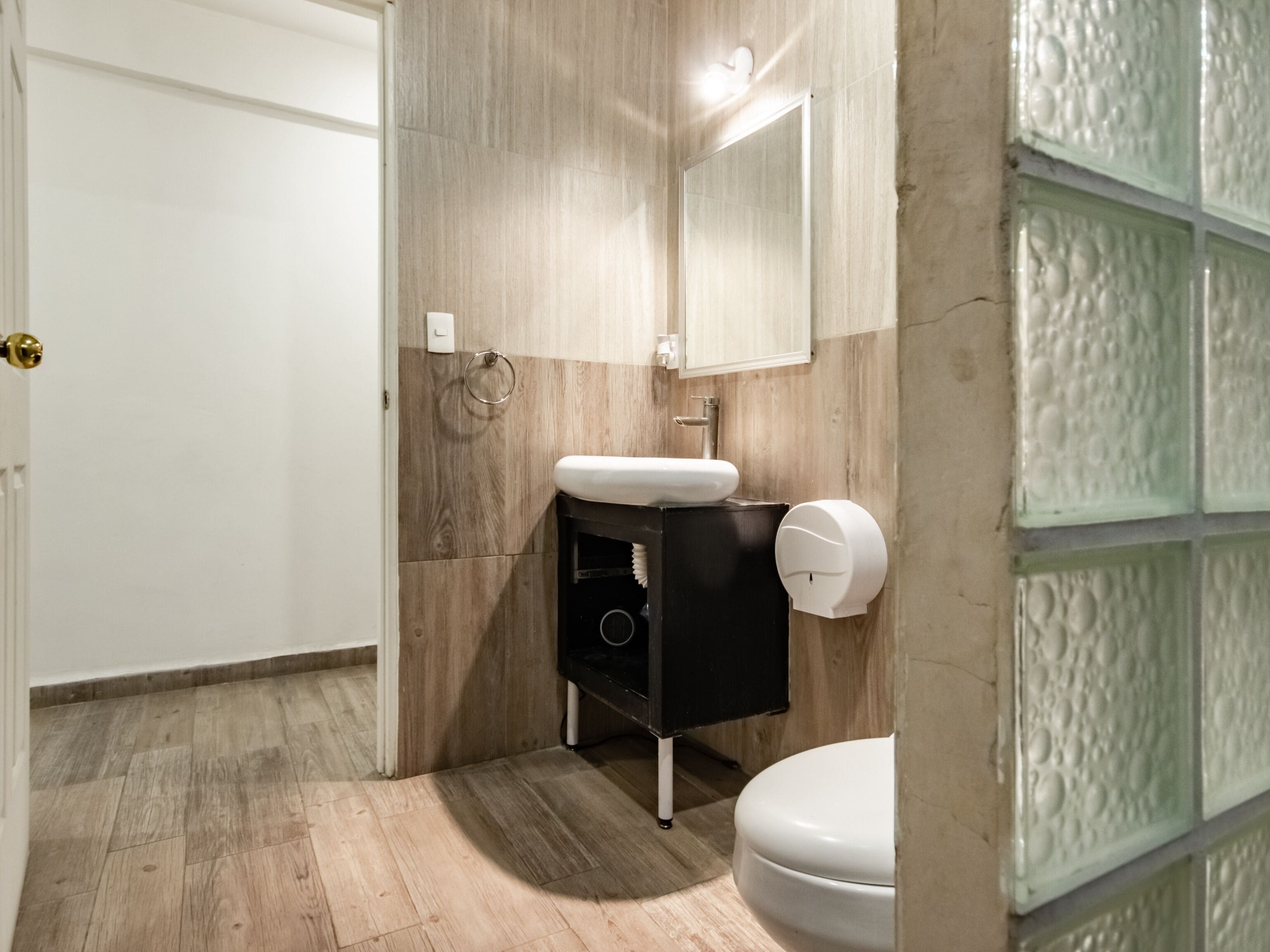 Shower, free toiletries, towels, soap