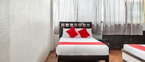 1 habitación, escritorio, wifi gratis y ropa de cama