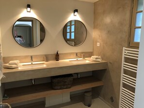Hair dryer, towels