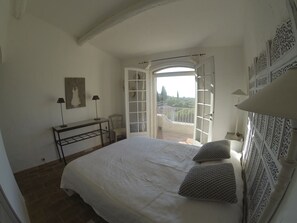 3 bedrooms, iron/ironing board, travel cot, WiFi